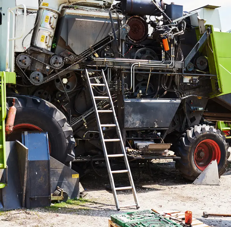 harvesters-combine-parts-plant-are-waiting-sales (1)